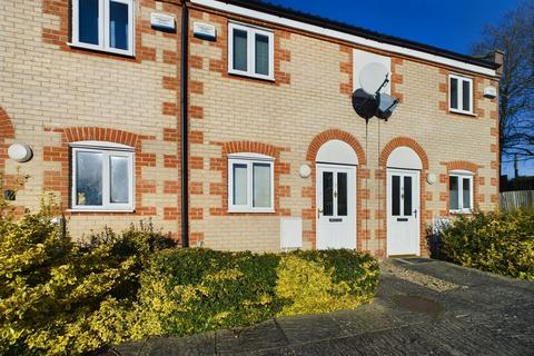 2 bedroom terraced house to rent, Avenue Gardens, Thetford, IP24