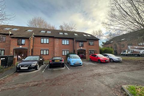 2 bedroom flat to rent, Heather Drive, Andover