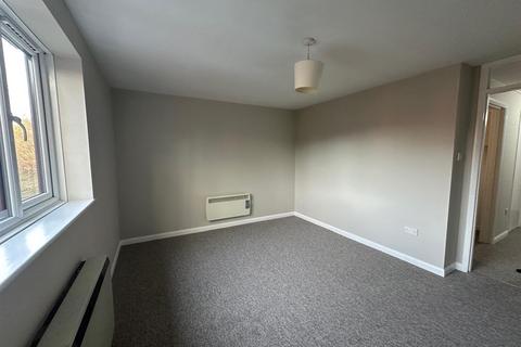 2 bedroom flat to rent, Heather Drive, Andover