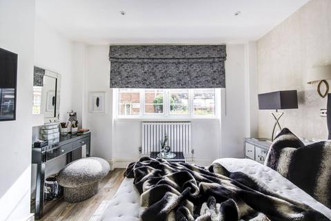 2 bedroom flat for sale, Pembroke Road, Kensington, London, W8