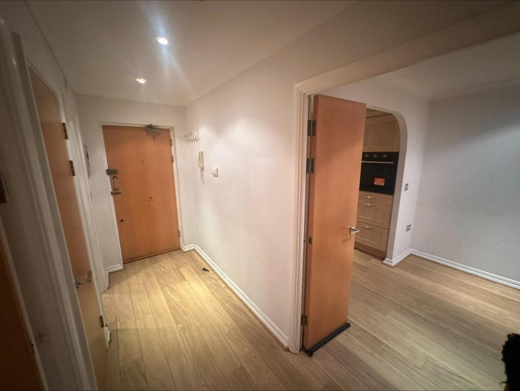 HALLWAY.jpeg