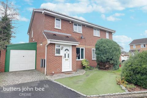 3 bedroom semi-detached house for sale, Simpson Court, Crewe