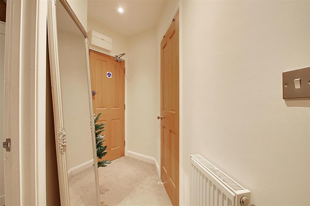 Hallway.jpg