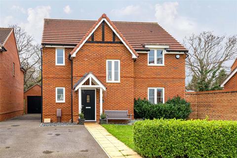 4 bedroom detached house for sale, Sword Drive, Fareham PO14