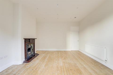 2 bedroom flat for sale, Forest Road West, Nottingham NG7