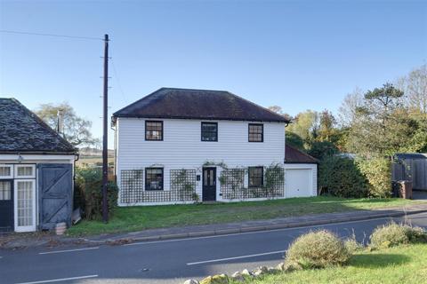 3 bedroom detached house for sale, Rye Road, Newenden