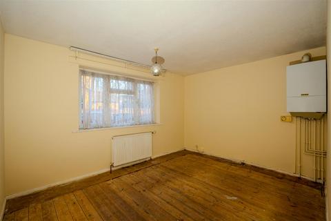 2 bedroom flat for sale, Fairmead Court, Forest Avenue, Chingford