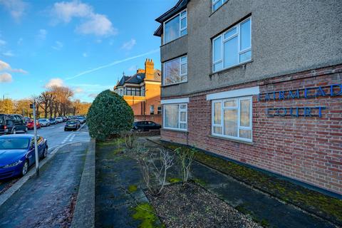 2 bedroom flat for sale, Fairmead Court, Forest Avenue, Chingford