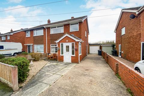 3 bedroom semi-detached house for sale, Ffordd Mabon, Llay, LL12