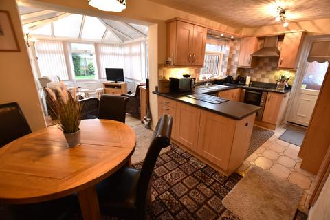 3 bedroom semi-detached house for sale, Ffordd Mabon, Llay, LL12