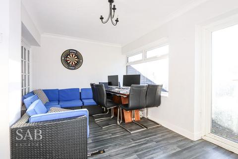 3 bedroom property to rent, Grosvenor Avenue, Hayes, UB4