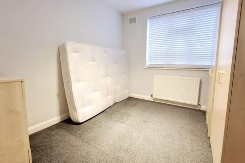 2 bedroom flat to rent, Danes Gate, Harrow HA1