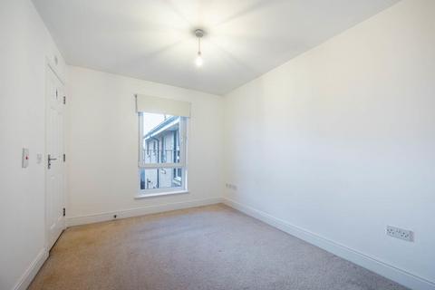 2 bedroom flat to rent, Roxburgh Court, Carfin, Motherwell