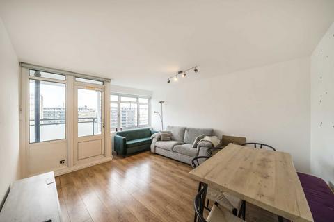 2 bedroom flat to rent, Churchill Gardens, London SW1V