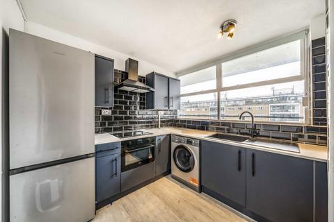 2 bedroom flat to rent, Churchill Gardens, London SW1V