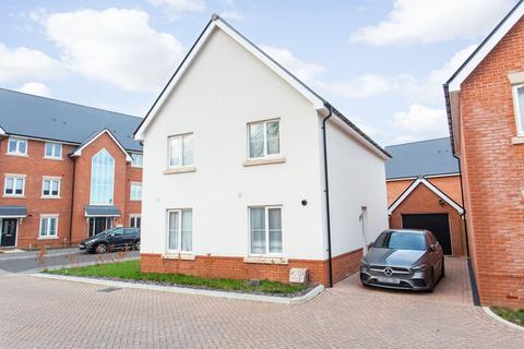 4 bedroom detached house for sale, Tudor Dragon Close, Canterbury, CT1