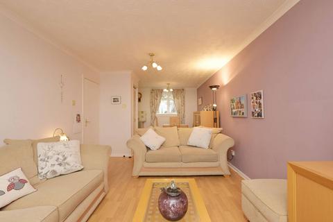 2 bedroom flat for sale, 36/4 Victoria Court, Lower Granton Road, Edinburgh, EH5 3RS