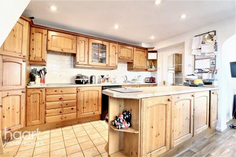 3 bedroom semi-detached house for sale, Hesketh Road, Yardley Gobion