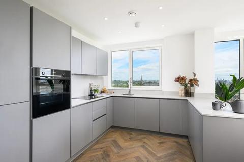 2 bedroom flat to rent, Lynne Court, London