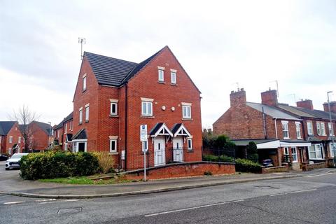 4 bedroom house to rent, Beacon Hill Road, Newark