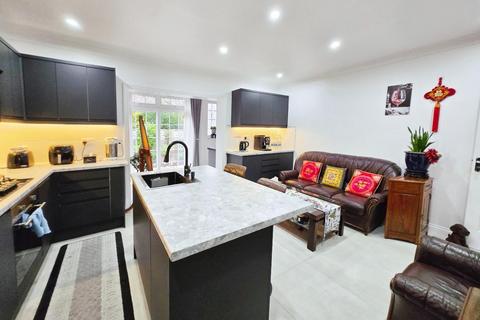 5 bedroom detached house for sale, Ruskin Road, Carshalton