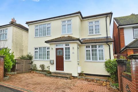 25 Ruskin Road, Carshalton, SM5 3DD