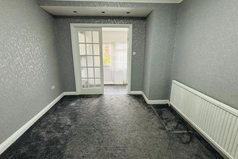 3 bedroom terraced house to rent, Penbury Road, Southall, Middlesex, UB2