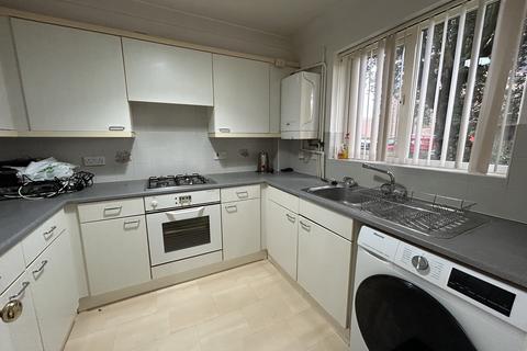 2 bedroom apartment to rent, St. Osmunds Road, Poole BH14