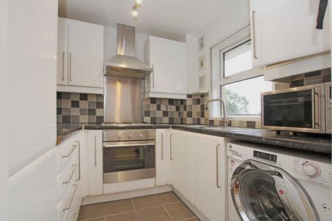 2 bedroom flat to rent, Taylor Close, Hounslow TW3