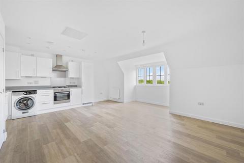 1 bedroom penthouse to rent, Scotia Court, Merstham RH1