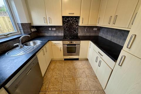 3 bedroom terraced house to rent, Russett Way, Newent GL18