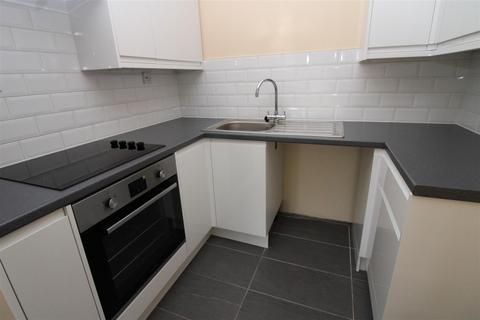 1 bedroom flat for sale, Irvine Road, Littlehampton