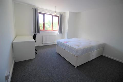 3 bedroom end of terrace house to rent, Lace Street, Nottingham NG7