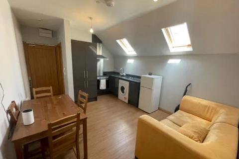 2 bedroom flat to rent, Stacey Road, Cardiff, CF24