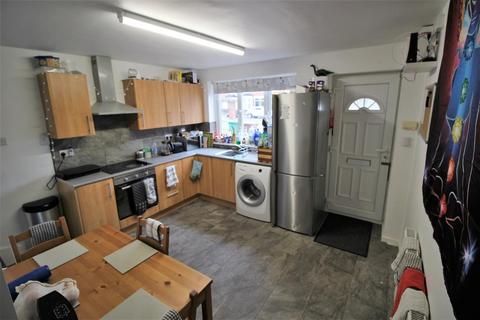 3 bedroom end of terrace house to rent, Montpelier Road, Nottingham NG7