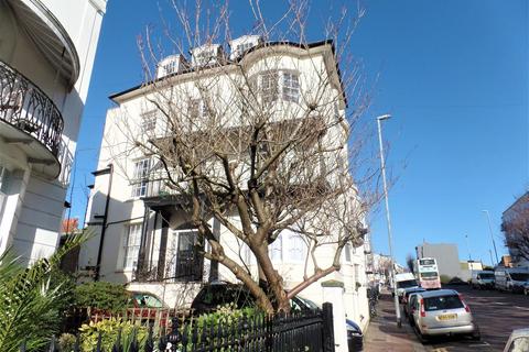 1 bedroom flat to rent, Upper Rock Gardens, Brighton