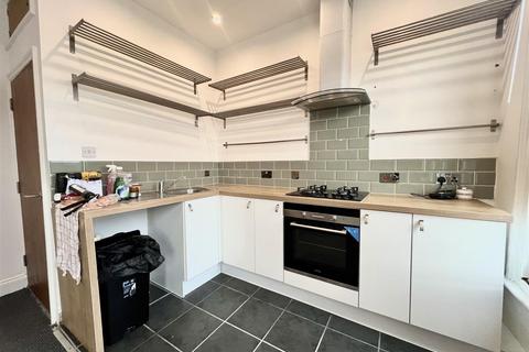 1 bedroom apartment to rent, North Road, Westcliff-On-Sea