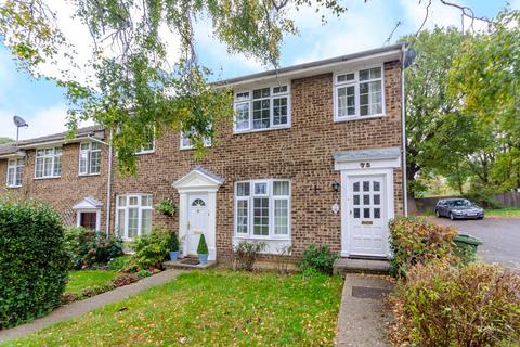 3 bedroom end of terrace house to rent, Oakfields, Guildford, GU3