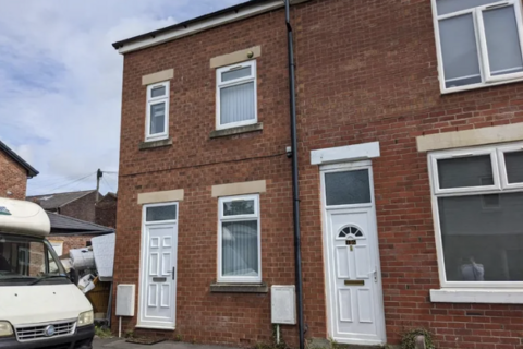 3 bedroom terraced house to rent, Siddall Street, Radcliffe M26