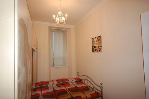 3 bedroom apartment to rent, Batson Street, Glasgow G42