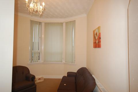 3 bedroom apartment to rent, Batson Street, Glasgow G42