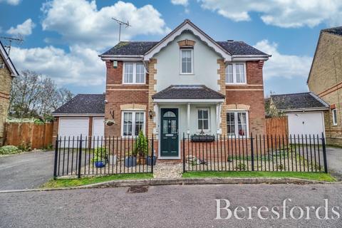 3 bedroom detached house for sale, Daphne Close, Great Notley, CM77