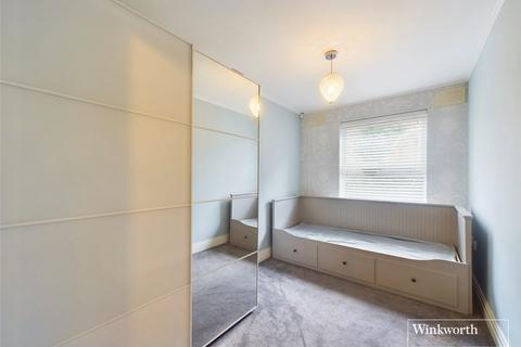 2 bedroom apartment to rent, Wilshaw Close, London NW4