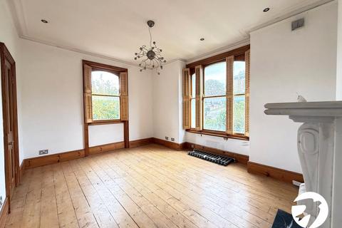 1 bedroom flat for sale, Wisteria Road, London, SE13