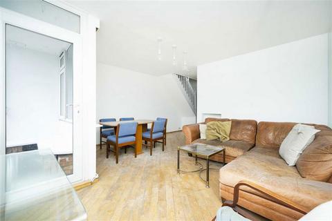 3 bedroom flat to rent, Florida Street, London E2