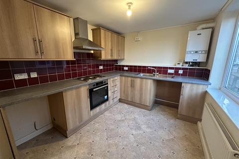 2 bedroom flat to rent, Pinchbeck Road, Spalding