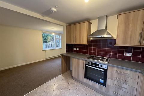 2 bedroom flat to rent, Pinchbeck Road, Spalding