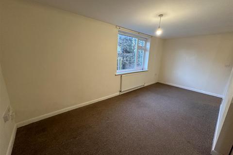 2 bedroom flat to rent, Pinchbeck Road, Spalding