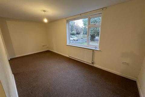 2 bedroom flat to rent, Pinchbeck Road, Spalding