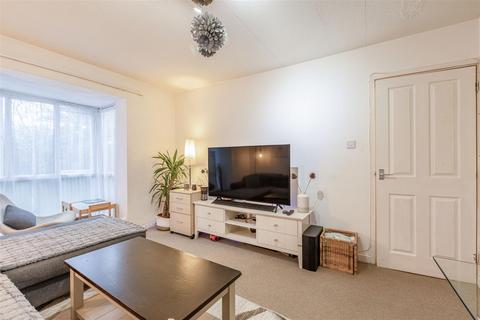 2 bedroom flat for sale, Collingwood Place, Walton Upon Thames KT12